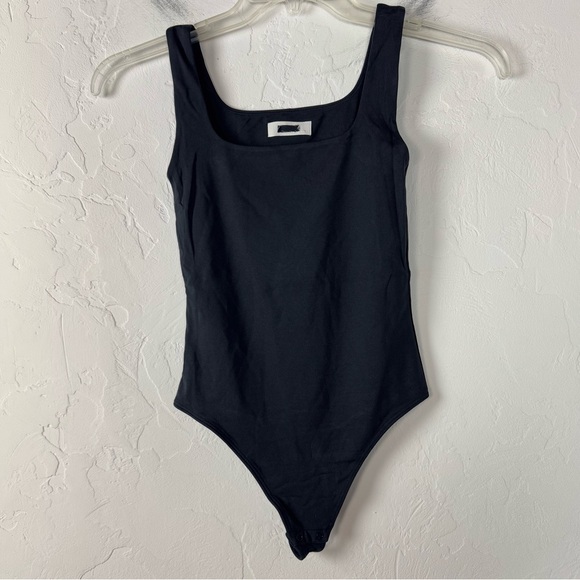 Aritzia Babaton Contour Bodysuit One Piece Solid Black Square‎ Neck Tank Nylon